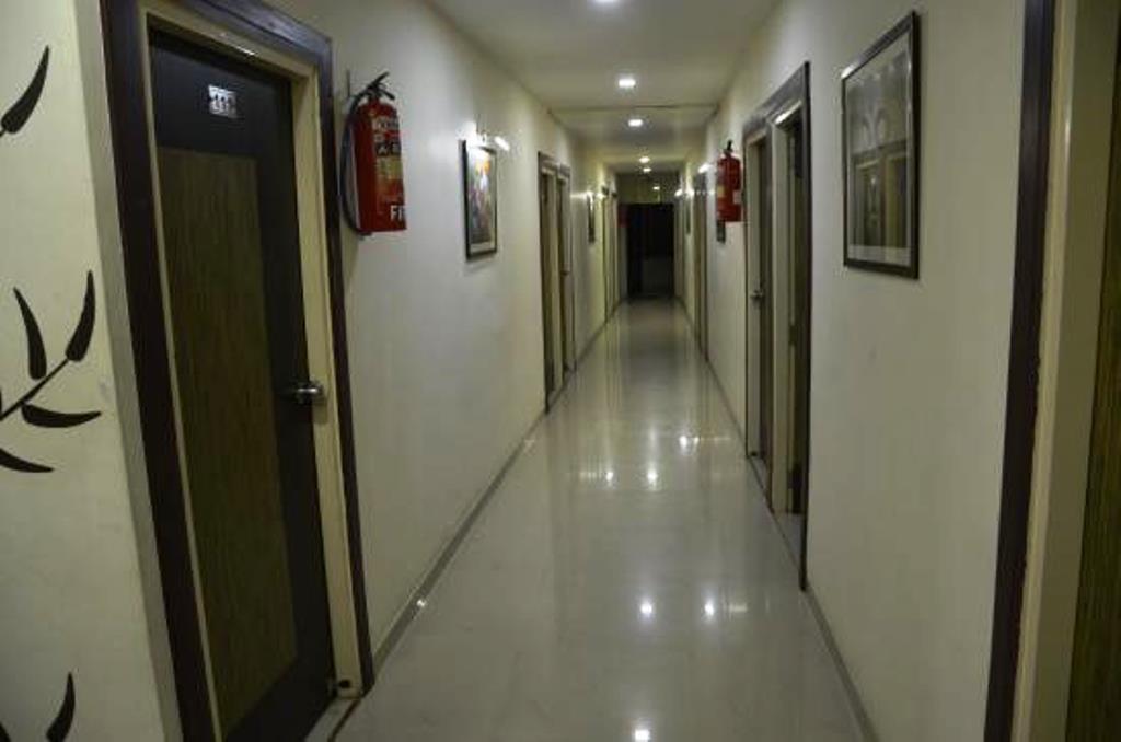 Hotel Royal Apple Ahmedabad Exterior foto