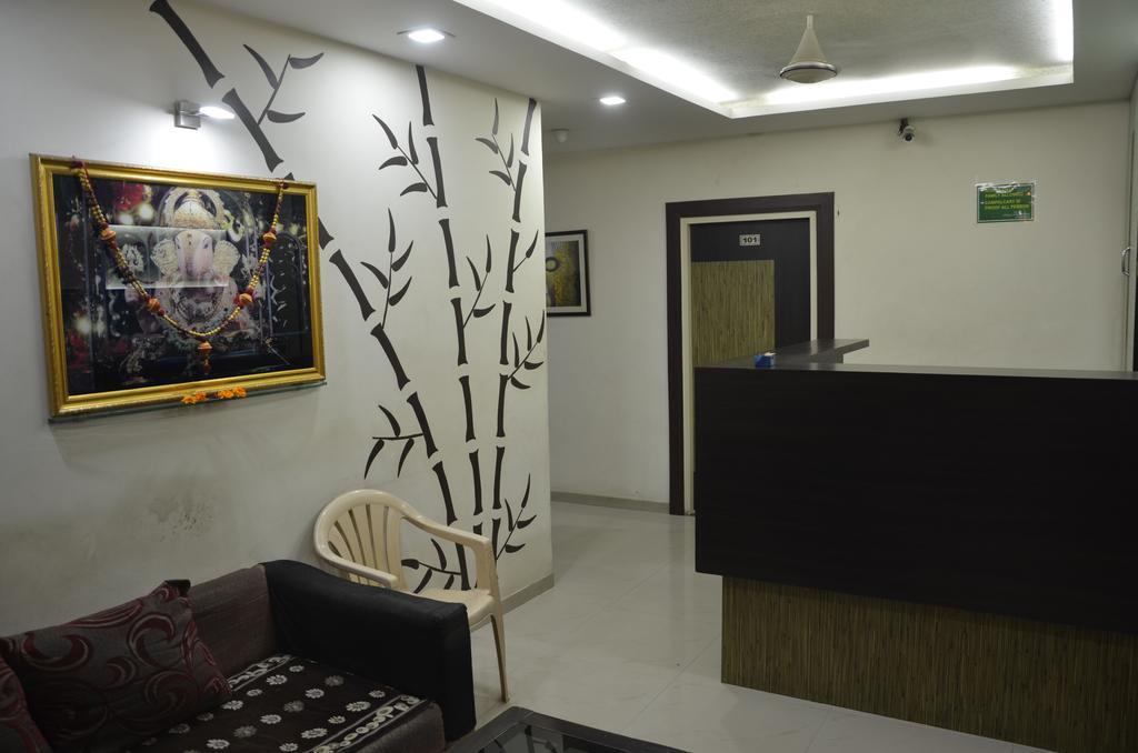 Hotel Royal Apple Ahmedabad Habitación foto