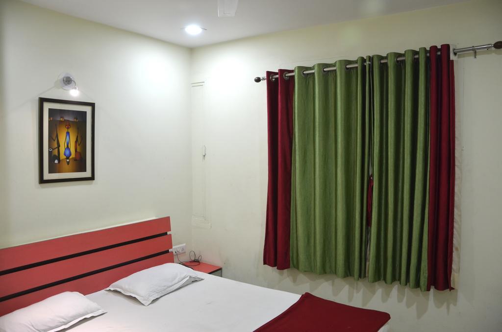 Hotel Royal Apple Ahmedabad Habitación foto